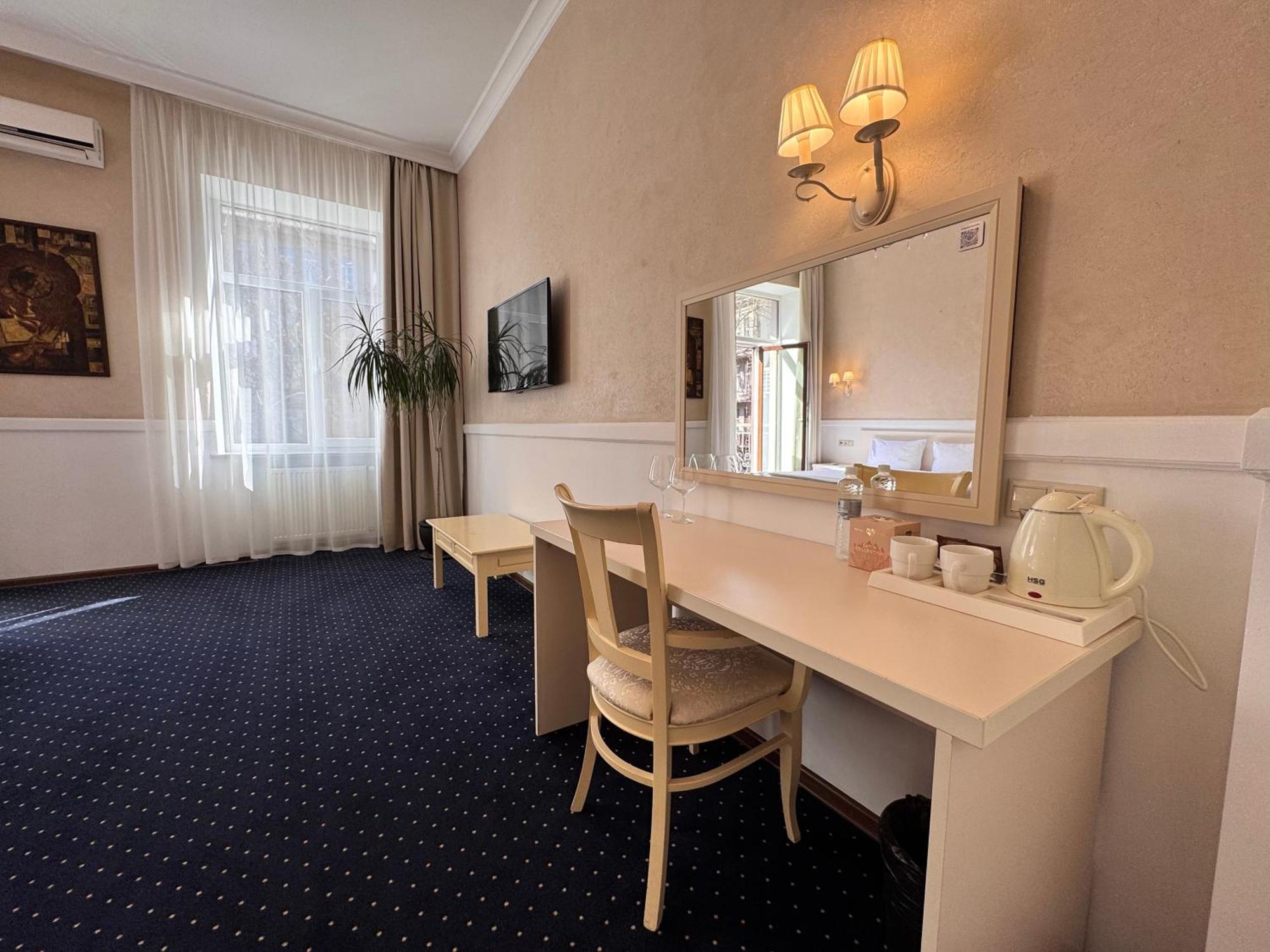 Odeska Astoria Hotell Odessa Eksteriør bilde